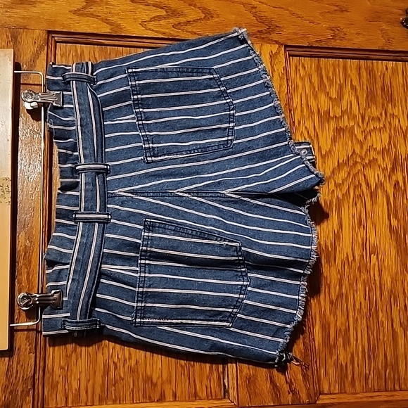 Mustard Seed Striped High Rise Belted Short - Picture 3 of 3